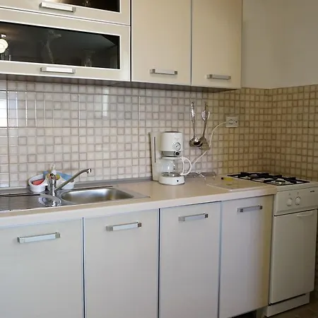 Apartment Red Rose Nin