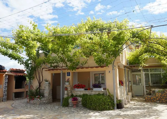 Apartament Red Rose Nin